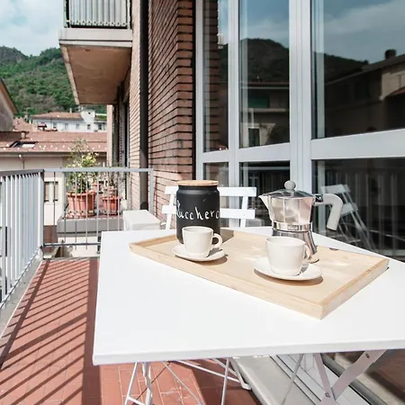 Apartamento Lovely With Private Parking In