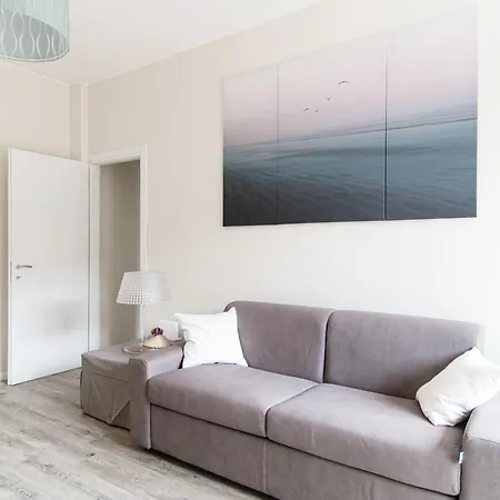 Apartamento Lovely With Private Parking In Como